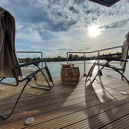 Lemuria Houseboat - Plywajacy Domek Na Wodzie วรอตซวาฟ ภายนอก รูปภาพ