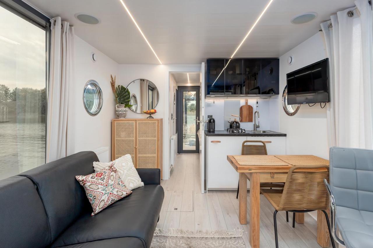 Lemuria Houseboat - Plywajacy Domek Na Wodzie วรอตซวาฟ ภายนอก รูปภาพ